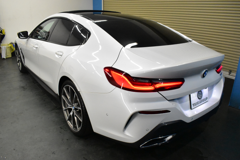 BMW 8シリーズ 840i ｸﾞﾗﾝｸｰﾍﾟ Mｽﾎﾟｰﾂ ﾊﾟﾉﾗﾏｶﾞﾗｽｻﾝﾙｰﾌ ﾚｰｻﾞｰLED ACC HUD  全席ﾋｰﾀｰ付茶＆黒革 前席ﾍﾞﾝﾁﾚｰｼｮﾝ ﾊｰﾏﾝｶｰﾄﾞﾝ ｲﾝﾃﾘｾｰﾌ ﾗｲﾌﾞｺｯｸﾋﾟｯﾄ ｼﾞｪｽﾁｬｰC対応ﾀｯﾁﾊﾟﾈﾙﾅﾋﾞ3Dﾋﾞｭｰ 2年保証