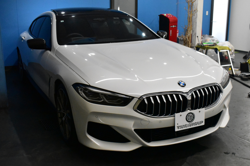 BMW 8シリーズ 840i ｸﾞﾗﾝｸｰﾍﾟ Mｽﾎﾟｰﾂ ﾊﾟﾉﾗﾏｶﾞﾗｽｻﾝﾙｰﾌ ﾚｰｻﾞｰLED ACC HUD  全席ﾋｰﾀｰ付茶＆黒革 前席ﾍﾞﾝﾁﾚｰｼｮﾝ ﾊｰﾏﾝｶｰﾄﾞﾝ ｲﾝﾃﾘｾｰﾌ ﾗｲﾌﾞｺｯｸﾋﾟｯﾄ ｼﾞｪｽﾁｬｰC対応ﾀｯﾁﾊﾟﾈﾙﾅﾋﾞ3Dﾋﾞｭｰ 2年保証