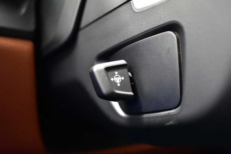 BMW 8シリーズ 840i ｸﾞﾗﾝｸｰﾍﾟ Mｽﾎﾟｰﾂ ﾊﾟﾉﾗﾏｶﾞﾗｽｻﾝﾙｰﾌ ﾚｰｻﾞｰLED ACC HUD  全席ﾋｰﾀｰ付茶＆黒革 前席ﾍﾞﾝﾁﾚｰｼｮﾝ ﾊｰﾏﾝｶｰﾄﾞﾝ ｲﾝﾃﾘｾｰﾌ ﾗｲﾌﾞｺｯｸﾋﾟｯﾄ ｼﾞｪｽﾁｬｰC対応ﾀｯﾁﾊﾟﾈﾙﾅﾋﾞ3Dﾋﾞｭｰ 2年保証