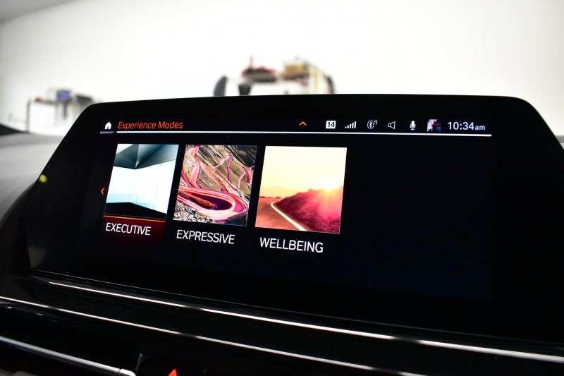 BMW 8シリーズ 840i ｸﾞﾗﾝｸｰﾍﾟ Mｽﾎﾟｰﾂ ﾊﾟﾉﾗﾏｶﾞﾗｽｻﾝﾙｰﾌ ﾚｰｻﾞｰLED ACC HUD  全席ﾋｰﾀｰ付茶＆黒革 前席ﾍﾞﾝﾁﾚｰｼｮﾝ ﾊｰﾏﾝｶｰﾄﾞﾝ ｲﾝﾃﾘｾｰﾌ ﾗｲﾌﾞｺｯｸﾋﾟｯﾄ ｼﾞｪｽﾁｬｰC対応ﾀｯﾁﾊﾟﾈﾙﾅﾋﾞ3Dﾋﾞｭｰ 2年保証