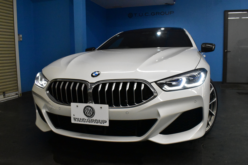 BMW 8シリーズ 840i ｸﾞﾗﾝｸｰﾍﾟ Mｽﾎﾟｰﾂ ﾊﾟﾉﾗﾏｶﾞﾗｽｻﾝﾙｰﾌ ﾚｰｻﾞｰLED ACC HUD  全席ﾋｰﾀｰ付茶＆黒革 前席ﾍﾞﾝﾁﾚｰｼｮﾝ ﾊｰﾏﾝｶｰﾄﾞﾝ ｲﾝﾃﾘｾｰﾌ ﾗｲﾌﾞｺｯｸﾋﾟｯﾄ ｼﾞｪｽﾁｬｰC対応ﾀｯﾁﾊﾟﾈﾙﾅﾋﾞ3Dﾋﾞｭｰ 2年保証