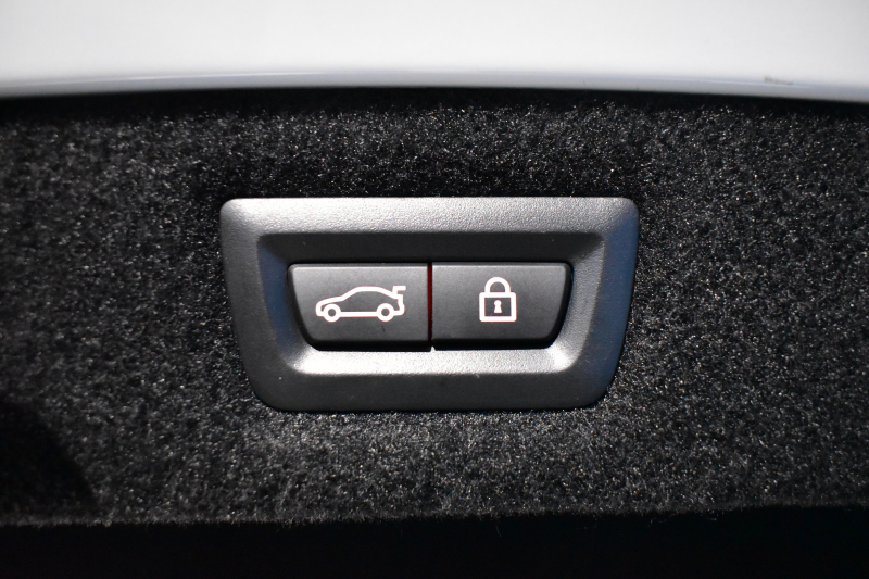 BMW 8シリーズ 840i ｸﾞﾗﾝｸｰﾍﾟ Mｽﾎﾟｰﾂ ﾊﾟﾉﾗﾏｶﾞﾗｽｻﾝﾙｰﾌ ﾚｰｻﾞｰLED ACC HUD  全席ﾋｰﾀｰ付茶＆黒革 前席ﾍﾞﾝﾁﾚｰｼｮﾝ ﾊｰﾏﾝｶｰﾄﾞﾝ ｲﾝﾃﾘｾｰﾌ ﾗｲﾌﾞｺｯｸﾋﾟｯﾄ ｼﾞｪｽﾁｬｰC対応ﾀｯﾁﾊﾟﾈﾙﾅﾋﾞ3Dﾋﾞｭｰ 2年保証