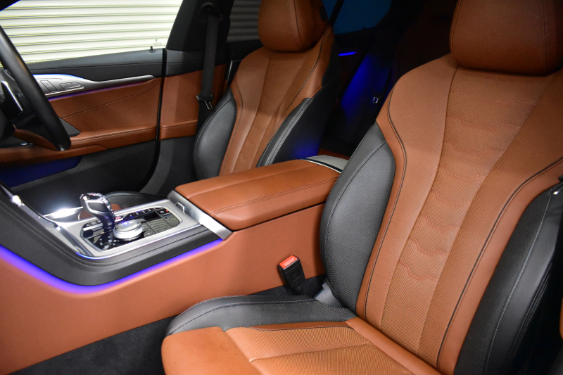 BMW 8シリーズ 840i ｸﾞﾗﾝｸｰﾍﾟ Mｽﾎﾟｰﾂ ﾊﾟﾉﾗﾏｶﾞﾗｽｻﾝﾙｰﾌ ﾚｰｻﾞｰLED ACC HUD  全席ﾋｰﾀｰ付茶＆黒革 前席ﾍﾞﾝﾁﾚｰｼｮﾝ ﾊｰﾏﾝｶｰﾄﾞﾝ ｲﾝﾃﾘｾｰﾌ ﾗｲﾌﾞｺｯｸﾋﾟｯﾄ ｼﾞｪｽﾁｬｰC対応ﾀｯﾁﾊﾟﾈﾙﾅﾋﾞ3Dﾋﾞｭｰ 2年保証