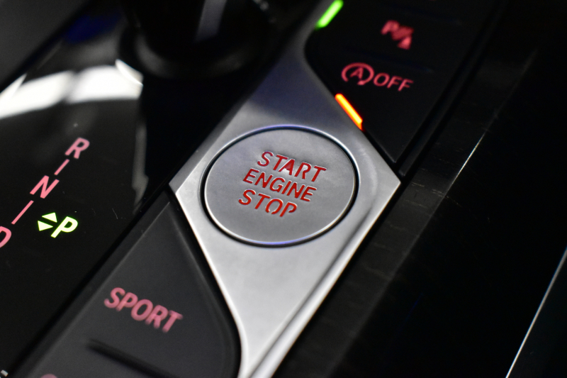 BMW 3シリーズ 320d Xﾄﾞﾗｲﾌﾞ ﾂｰﾘﾝｸﾞ Mｽﾎﾟｰﾂ 4WD ﾊｲﾗｲﾝ＆ｺﾝﾌｫｰﾄP ﾌﾙｾｸﾞTV 19AW Pｱｼｽﾄﾌﾟﾗｽ 3Dﾋﾞｭｰ全周囲ｶﾒﾗ ﾋｰﾀｰ付ｺﾆｬｯｸ革 BMWﾗｲﾌﾞｺｯｸﾋﾟｯﾄ ｱｯﾌﾟﾙｶｰﾌﾟﾚｲ  ACC LEDﾍｯﾄﾞﾗｲﾄ 車線変更&逸脱&歩行者警告 2年保証