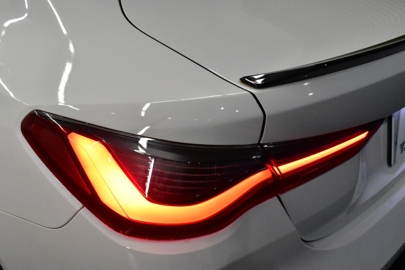 BMW Mシリーズ M4ｸｰﾍﾟ 6速MT 後輪駆動FR車 ﾋｰﾀｰ付黒革Mｽﾎﾟｰﾂｼｰﾄ ﾚｰｻﾞｰLEDﾍｯﾄﾞﾗｲﾄ HUD Mｽﾎﾟｰﾂﾃﾞﾌ Mｺﾝﾊﾟｳﾝﾄﾞﾌﾞﾚｰｷ 可変Mｻｽ ﾗｲﾌﾞｺｯｸﾋﾟｯﾄ全周囲ｶﾒﾗ LCW Apple Car Play ﾌﾙｾｸﾞ 19&20AW 2年保証