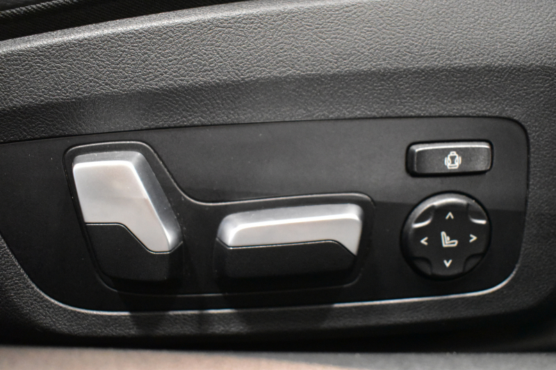 BMW Mシリーズ M4ｸｰﾍﾟ 6速MT 後輪駆動FR車 ﾋｰﾀｰ付黒革Mｽﾎﾟｰﾂｼｰﾄ ﾚｰｻﾞｰLEDﾍｯﾄﾞﾗｲﾄ HUD Mｽﾎﾟｰﾂﾃﾞﾌ Mｺﾝﾊﾟｳﾝﾄﾞﾌﾞﾚｰｷ 可変Mｻｽ ﾗｲﾌﾞｺｯｸﾋﾟｯﾄ全周囲ｶﾒﾗ LCW Apple Car Play ﾌﾙｾｸﾞ 19&20AW 2年保証