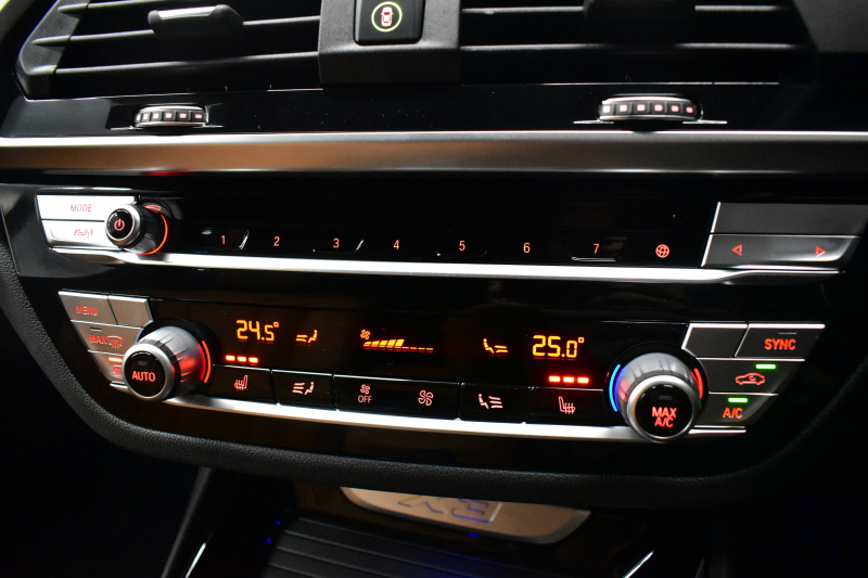 BMW X3 Xﾄﾞﾗｲﾌﾞ20d Mｽﾎﾟｰﾂ ｾﾚｸﾄ&ﾊｲﾗｲﾝP ﾊﾟﾉﾗﾏｻﾝﾙｰﾌ ﾗｲﾌﾞｺｯｸﾋﾟｯﾄ LEDﾍｯﾄﾞﾗｲﾄ 追従ACC HUD 全席ﾋｰﾀｰ付ｺﾆｬｯｸﾚｻﾞｰ LCW ﾊｰﾏﾝｶｰﾄﾞﾝ ﾀｯﾁﾊﾟﾈﾙﾅﾋﾞﾌﾙｾｸﾞ全周囲ｶﾒﾗ3Dﾋﾞｭｰ  電動Rｹﾞｰﾄ ﾜｲﾔﾚｽ充電 19AW 2年保証