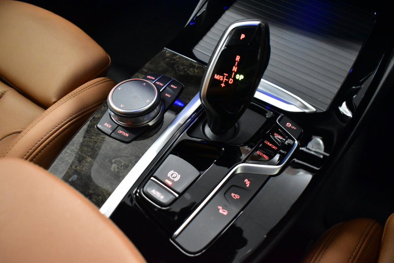 BMW X3 Xﾄﾞﾗｲﾌﾞ20d Mｽﾎﾟｰﾂ ｾﾚｸﾄ&ﾊｲﾗｲﾝP ﾊﾟﾉﾗﾏｻﾝﾙｰﾌ ﾗｲﾌﾞｺｯｸﾋﾟｯﾄ LEDﾍｯﾄﾞﾗｲﾄ 追従ACC HUD 全席ﾋｰﾀｰ付ｺﾆｬｯｸﾚｻﾞｰ LCW ﾊｰﾏﾝｶｰﾄﾞﾝ ﾀｯﾁﾊﾟﾈﾙﾅﾋﾞﾌﾙｾｸﾞ全周囲ｶﾒﾗ3Dﾋﾞｭｰ  電動Rｹﾞｰﾄ ﾜｲﾔﾚｽ充電 19AW 2年保証