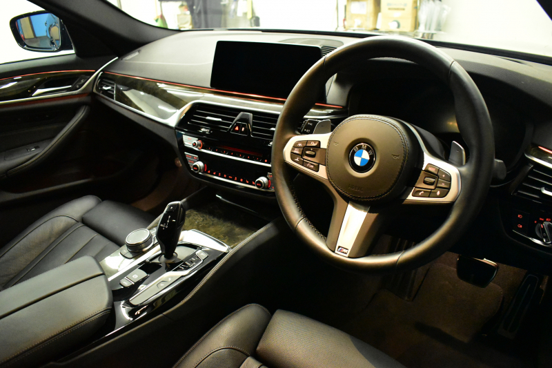 BMW 5シリーズ 540i Xﾄﾞﾗｲﾌﾞ Mｽﾎﾟｰﾂ 4WD ｺﾝﾌｫｰﾄ&ﾊｲﾗｲﾝP 前席ﾏｯｻｰｼﾞ＆ﾍﾞﾝﾁﾚｰｼｮﾝ 全席ﾋｰﾀｰ付黒革 可変ｻｽ Mｽﾎﾟｰﾂﾌﾞﾚｰｷ LEDﾍｯﾄﾞﾗｲﾄ 液晶ﾒｰﾀｰ ACC HUD LCW ｿﾌﾄｸﾛｰｽﾞﾄﾞｱ  ﾀｯﾁﾊﾟﾈﾙﾅﾋﾞ全周囲ｶﾒﾗ 3Dﾋﾞｭｰ ﾌﾙｾｸﾞ 電動ﾄﾗﾝｸ 2年保証