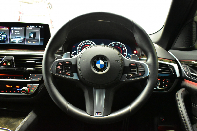 BMW 5シリーズ 540i Xﾄﾞﾗｲﾌﾞ Mｽﾎﾟｰﾂ 4WD ｺﾝﾌｫｰﾄ&ﾊｲﾗｲﾝP 前席ﾏｯｻｰｼﾞ＆ﾍﾞﾝﾁﾚｰｼｮﾝ 全席ﾋｰﾀｰ付黒革 可変ｻｽ Mｽﾎﾟｰﾂﾌﾞﾚｰｷ LEDﾍｯﾄﾞﾗｲﾄ 液晶ﾒｰﾀｰ ACC HUD LCW ｿﾌﾄｸﾛｰｽﾞﾄﾞｱ  ﾀｯﾁﾊﾟﾈﾙﾅﾋﾞ全周囲ｶﾒﾗ 3Dﾋﾞｭｰ ﾌﾙｾｸﾞ 電動ﾄﾗﾝｸ 2年保証