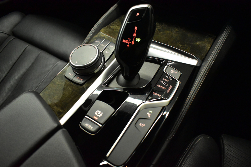 BMW 5シリーズ 540i Xﾄﾞﾗｲﾌﾞ Mｽﾎﾟｰﾂ 4WD ｺﾝﾌｫｰﾄ&ﾊｲﾗｲﾝP 前席ﾏｯｻｰｼﾞ＆ﾍﾞﾝﾁﾚｰｼｮﾝ 全席ﾋｰﾀｰ付黒革 可変ｻｽ Mｽﾎﾟｰﾂﾌﾞﾚｰｷ LEDﾍｯﾄﾞﾗｲﾄ 液晶ﾒｰﾀｰ ACC HUD LCW ｿﾌﾄｸﾛｰｽﾞﾄﾞｱ  ﾀｯﾁﾊﾟﾈﾙﾅﾋﾞ全周囲ｶﾒﾗ 3Dﾋﾞｭｰ ﾌﾙｾｸﾞ 電動ﾄﾗﾝｸ 2年保証