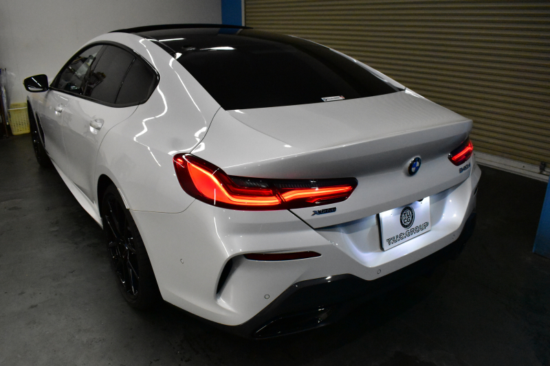 BMW 8シリーズ 840d Xﾄﾞﾗｲﾌﾞ ｸﾞﾗﾝｸｰﾍﾟ Mｽﾎﾟｰﾂ 4WD MﾃｸﾆｯｸｽﾎﾟｰﾂP ﾊﾟﾉﾗﾏｶﾞﾗｽｻﾝﾙｰﾌ ﾚｰｻﾞｰLED ACC HUD 全席ﾋｰﾀｰ付赤＆黒革 前席ﾍﾞﾝﾁﾚｰｼｮﾝ 20AW ﾊｰﾏﾝｶｰﾄﾞﾝ ｲﾝﾃﾘｾｰﾌ ﾗｲﾌﾞｺｯｸﾋﾟｯﾄ ｼﾞｪｽﾁｬｰC対応ﾀｯﾁﾊﾟﾈﾙﾅﾋﾞ3Dﾋﾞｭｰ 2年保証