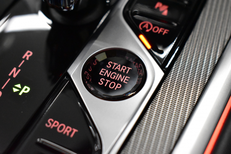 BMW 8シリーズ 840d Xﾄﾞﾗｲﾌﾞ ｸﾞﾗﾝｸｰﾍﾟ Mｽﾎﾟｰﾂ 4WD MﾃｸﾆｯｸｽﾎﾟｰﾂP ﾊﾟﾉﾗﾏｶﾞﾗｽｻﾝﾙｰﾌ ﾚｰｻﾞｰLED ACC HUD 全席ﾋｰﾀｰ付赤＆黒革 前席ﾍﾞﾝﾁﾚｰｼｮﾝ 20AW ﾊｰﾏﾝｶｰﾄﾞﾝ ｲﾝﾃﾘｾｰﾌ ﾗｲﾌﾞｺｯｸﾋﾟｯﾄ ｼﾞｪｽﾁｬｰC対応ﾀｯﾁﾊﾟﾈﾙﾅﾋﾞ3Dﾋﾞｭｰ 2年保証