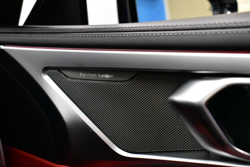 BMW 8シリーズ 840d Xﾄﾞﾗｲﾌﾞ ｸﾞﾗﾝｸｰﾍﾟ Mｽﾎﾟｰﾂ 4WD MﾃｸﾆｯｸｽﾎﾟｰﾂP ﾊﾟﾉﾗﾏｶﾞﾗｽｻﾝﾙｰﾌ ﾚｰｻﾞｰLED ACC HUD 全席ﾋｰﾀｰ付赤＆黒革 前席ﾍﾞﾝﾁﾚｰｼｮﾝ 20AW ﾊｰﾏﾝｶｰﾄﾞﾝ ｲﾝﾃﾘｾｰﾌ ﾗｲﾌﾞｺｯｸﾋﾟｯﾄ ｼﾞｪｽﾁｬｰC対応ﾀｯﾁﾊﾟﾈﾙﾅﾋﾞ3Dﾋﾞｭｰ 2年保証