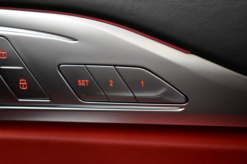 BMW 8シリーズ 840d Xﾄﾞﾗｲﾌﾞ ｸﾞﾗﾝｸｰﾍﾟ Mｽﾎﾟｰﾂ 4WD MﾃｸﾆｯｸｽﾎﾟｰﾂP ﾊﾟﾉﾗﾏｶﾞﾗｽｻﾝﾙｰﾌ ﾚｰｻﾞｰLED ACC HUD 全席ﾋｰﾀｰ付赤＆黒革 前席ﾍﾞﾝﾁﾚｰｼｮﾝ 20AW ﾊｰﾏﾝｶｰﾄﾞﾝ ｲﾝﾃﾘｾｰﾌ ﾗｲﾌﾞｺｯｸﾋﾟｯﾄ ｼﾞｪｽﾁｬｰC対応ﾀｯﾁﾊﾟﾈﾙﾅﾋﾞ3Dﾋﾞｭｰ 2年保証