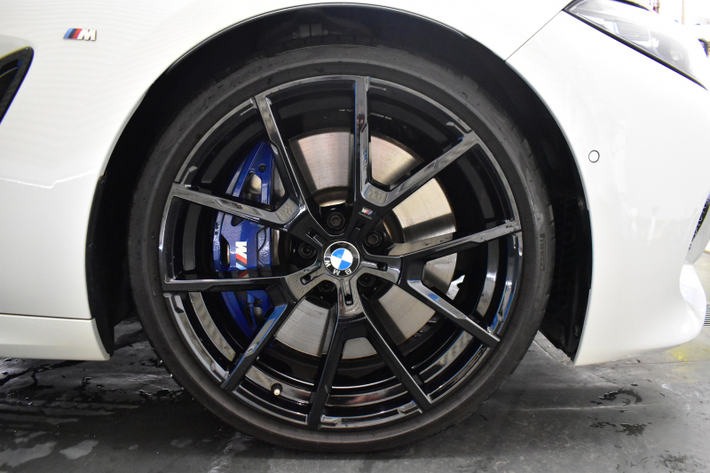 BMW 8シリーズ 840d Xﾄﾞﾗｲﾌﾞ ｸﾞﾗﾝｸｰﾍﾟ Mｽﾎﾟｰﾂ 4WD MﾃｸﾆｯｸｽﾎﾟｰﾂP ﾊﾟﾉﾗﾏｶﾞﾗｽｻﾝﾙｰﾌ ﾚｰｻﾞｰLED ACC HUD 全席ﾋｰﾀｰ付赤＆黒革 前席ﾍﾞﾝﾁﾚｰｼｮﾝ 20AW ﾊｰﾏﾝｶｰﾄﾞﾝ ｲﾝﾃﾘｾｰﾌ ﾗｲﾌﾞｺｯｸﾋﾟｯﾄ ｼﾞｪｽﾁｬｰC対応ﾀｯﾁﾊﾟﾈﾙﾅﾋﾞ3Dﾋﾞｭｰ 2年保証