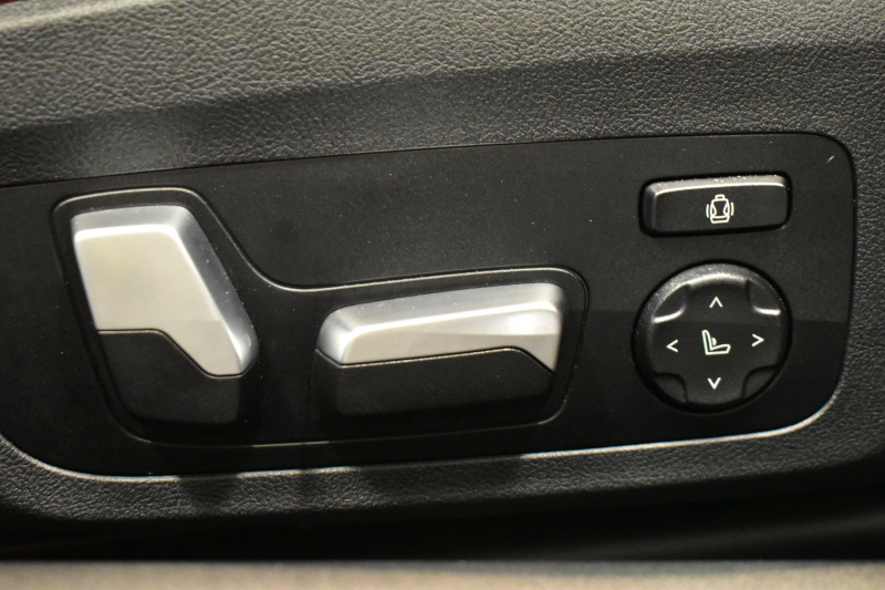 BMW 4シリーズ M440i xDriveｶﾌﾞﾘｵﾚ ｺﾝﾌｫｰﾄP ﾋｰﾀｰ付赤革 4WD 全周囲ｶﾒﾗ ｴｱｶﾗｰ ﾚｰｻﾞｰLEDﾍｯﾄﾞﾗｲﾄ HUD Mｽﾎﾟｰﾂﾃﾞﾌ&ﾌﾞﾚｰｷ 可変Mｻｽ ﾗｲﾌﾞｺｯｸﾋﾟｯﾄﾀｯﾁﾊﾟﾈﾙﾅﾋﾞ LCW Apple Car Play ﾌﾙｾｸﾞ harman/kardon 19AW 2年保証