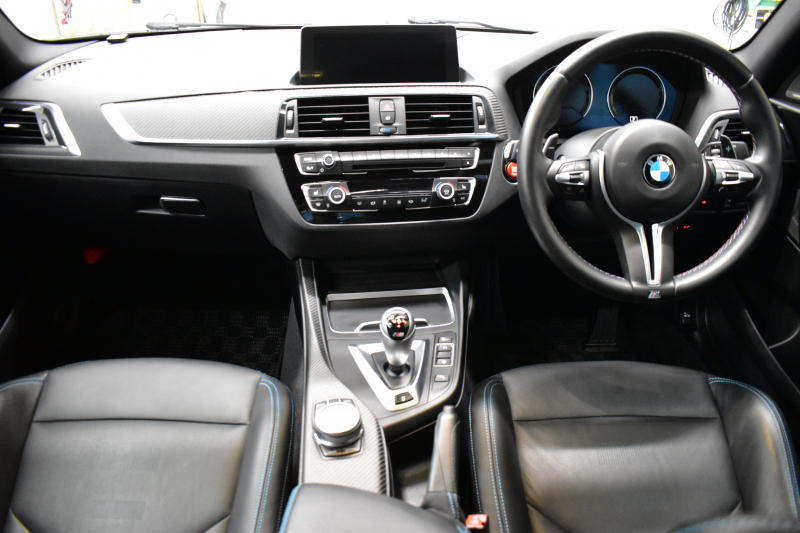 BMW Mシリーズ M2 ｺﾝﾍﾟﾃｨｼｮﾝ MDCT 7速DCT LCI後期  ﾊｰﾏﾝｶｰﾄﾞﾝ 専用410馬力ｴﾝｼﾞﾝ LEDﾍｯﾄﾞﾗｲﾄ&ﾃｰﾙ ﾋｰﾀｰ付黒革 ﾀｯﾁﾊﾟﾈﾙHDDﾅﾋﾞBｶﾒﾗ 19AW 衝突軽減ﾌﾞﾚｰｷ 車線逸脱＆歩行者警告  Mｼｰﾄﾍﾞﾙﾄ 2年保証