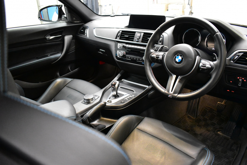 BMW Mシリーズ M2 ｺﾝﾍﾟﾃｨｼｮﾝ MDCT 7速DCT LCI後期  ﾊｰﾏﾝｶｰﾄﾞﾝ 専用410馬力ｴﾝｼﾞﾝ LEDﾍｯﾄﾞﾗｲﾄ&ﾃｰﾙ ﾋｰﾀｰ付黒革 ﾀｯﾁﾊﾟﾈﾙHDDﾅﾋﾞBｶﾒﾗ 19AW 衝突軽減ﾌﾞﾚｰｷ 車線逸脱＆歩行者警告  Mｼｰﾄﾍﾞﾙﾄ 2年保証