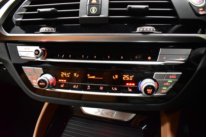 BMW X4 Xﾄﾞﾗｲﾌﾞ30i Mｽﾎﾟｰﾂ 全席ﾋｰﾀｰ付ｺﾆｬｯｸﾚｻﾞｰ ﾊﾟﾉﾗﾏｻﾝﾙｰﾌ BMWﾗｲﾌﾞｺｯｸﾋﾟｯﾄ ﾀｯﾁﾊﾟﾈﾙﾅﾋﾞApple Car Play 360度ｶﾒﾗ3DﾋﾞｭｰTV ﾜｲﾔﾚｽ充電 LEDﾍｯﾄﾞﾗｲﾄ&ﾃｰﾙ ACC HUD LCW 電動Rｹﾞｰﾄ 19AW ｳｯﾄﾞｲﾝﾃﾘｱﾄﾘﾑ  2年保証