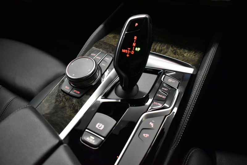 BMW 5シリーズ 530i Mｽﾎﾟｰﾂ 型式変更後ﾓﾃﾞﾙ 1ｵｰﾅｰ ﾊｲﾗｲﾝP 全面液晶ﾒｰﾀｰ 高出力ﾓﾃﾞﾙ 全席ﾋｰﾀｰ付黒革 HUD LEDﾍｯﾄﾞﾗｲﾄ 追従ACC Mｽﾎﾟｰﾂﾌﾞﾚｰｷ 車線変更警告 ﾀｯﾁﾊﾟﾈﾙ対応iﾄﾞﾗｲﾌﾞHDDﾅﾋﾞﾌﾙｾｸﾞ 3Dﾋﾞｭｰ Pｱｼｽﾄﾌﾟﾗｽ 電動ﾄﾗﾝｸ 2年保証