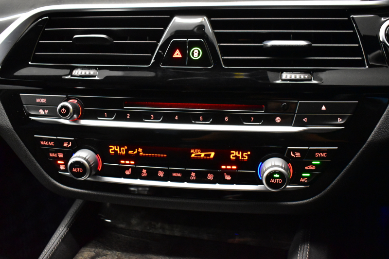 BMW 5シリーズ 530i Mｽﾎﾟｰﾂ ﾊｲﾗｲﾝP 高出力ﾓﾃﾞﾙ 全席ﾋｰﾀｰ付黒革 LEDﾍｯﾄﾞﾗｲﾄ 追従ACC Mｽﾎﾟｰﾂﾌﾞﾚｰｷ 19AW 液晶ﾒｰﾀｰ 車線変更警告 ﾀｯﾁﾊﾟﾈﾙ対応iﾄﾞﾗｲﾌﾞHDDﾅﾋﾞﾌﾙｾｸﾞ全周囲ｶﾒﾗ 3Dﾋﾞｭｰ Pｱｼｽﾄﾌﾟﾗｽ 電動ﾄﾗﾝｸ 2年保証