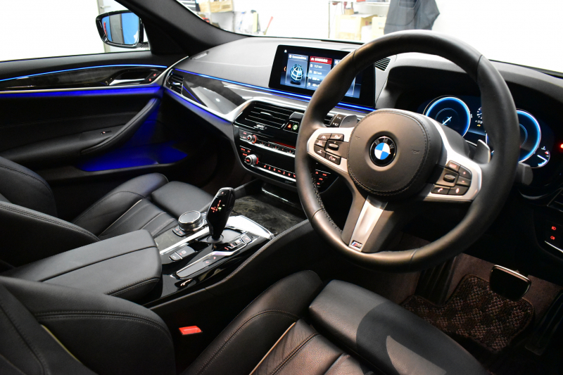 BMW 5シリーズ 530i Mｽﾎﾟｰﾂ ﾊｲﾗｲﾝP 高出力ﾓﾃﾞﾙ 全席ﾋｰﾀｰ付黒革 LEDﾍｯﾄﾞﾗｲﾄ 追従ACC Mｽﾎﾟｰﾂﾌﾞﾚｰｷ 19AW 液晶ﾒｰﾀｰ 車線変更警告 ﾀｯﾁﾊﾟﾈﾙ対応iﾄﾞﾗｲﾌﾞHDDﾅﾋﾞﾌﾙｾｸﾞ全周囲ｶﾒﾗ 3Dﾋﾞｭｰ Pｱｼｽﾄﾌﾟﾗｽ 電動ﾄﾗﾝｸ 2年保証