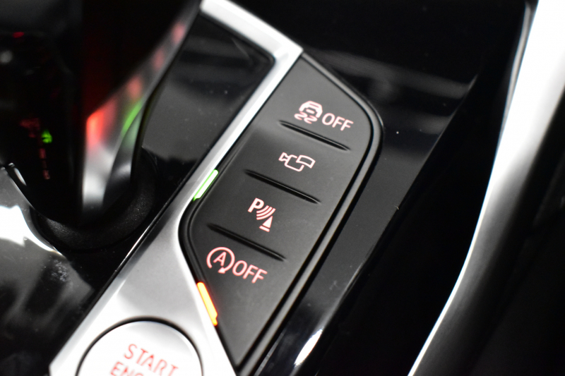 BMW 4シリーズ M440i xDriveｶﾌﾞﾘｵﾚ ｺﾝﾌｫｰﾄP ﾋｰﾀｰ付ｺﾆｬｯｸﾚｻﾞｰ  4WD ｵﾌﾟｼｮﾝ19AW 全周囲ｶﾒﾗ ｴｱｶﾗｰ ﾚｰｻﾞｰLEDﾍｯﾄﾞﾗｲﾄ HUD Mｽﾎﾟｰﾂﾃﾞﾌ&ﾌﾞﾚｰｷ 可変Mｻｽ ﾗｲﾌﾞｺｯｸﾋﾟｯﾄﾀｯﾁﾊﾟﾈﾙﾅﾋﾞ LCW Apple Car Play ﾌﾙｾｸﾞ harman/kardon 2年保証