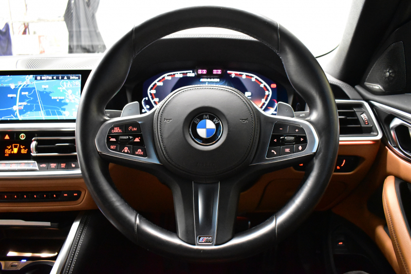 BMW 4シリーズ M440i xDriveｶﾌﾞﾘｵﾚ ｺﾝﾌｫｰﾄP ﾋｰﾀｰ付ｺﾆｬｯｸﾚｻﾞｰ  4WD ｵﾌﾟｼｮﾝ19AW 全周囲ｶﾒﾗ ｴｱｶﾗｰ ﾚｰｻﾞｰLEDﾍｯﾄﾞﾗｲﾄ HUD Mｽﾎﾟｰﾂﾃﾞﾌ&ﾌﾞﾚｰｷ 可変Mｻｽ ﾗｲﾌﾞｺｯｸﾋﾟｯﾄﾀｯﾁﾊﾟﾈﾙﾅﾋﾞ LCW Apple Car Play ﾌﾙｾｸﾞ harman/kardon 2年保証