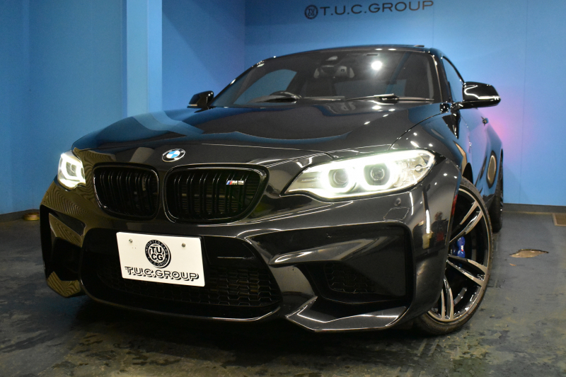 BMW Mシリーズ M2ｸｰﾍﾟMDCT ｻﾝﾙｰﾌ harman/kardon ﾋｰﾀｰ付黒革 Mperformanceｶｰﾎﾞﾝﾘｱﾃﾞｨﾌｭｰｻﾞｰ LEDﾘﾝｸﾞｷｾﾉﾝﾍｯﾄﾞﾗｲﾄ ﾀｯﾁﾊﾟｯﾄﾞHDDﾅﾋﾞ 19AW 車線逸脱&歩行者警告 衝突軽減ﾌﾞﾚｰｷ ｶｰﾎﾞﾝｲﾝﾃﾘｱ Bｶﾒﾗ iｽﾄｯﾌﾟ ｽﾏｰﾄｷｰ 2年保証
