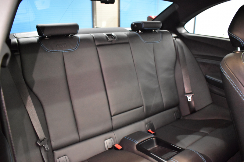 BMW Mシリーズ M2ｸｰﾍﾟMDCT ｻﾝﾙｰﾌ harman/kardon ﾋｰﾀｰ付黒革 Mperformanceｶｰﾎﾞﾝﾘｱﾃﾞｨﾌｭｰｻﾞｰ LEDﾘﾝｸﾞｷｾﾉﾝﾍｯﾄﾞﾗｲﾄ ﾀｯﾁﾊﾟｯﾄﾞHDDﾅﾋﾞ 19AW 車線逸脱&歩行者警告 衝突軽減ﾌﾞﾚｰｷ ｶｰﾎﾞﾝｲﾝﾃﾘｱ Bｶﾒﾗ iｽﾄｯﾌﾟ ｽﾏｰﾄｷｰ 2年保証