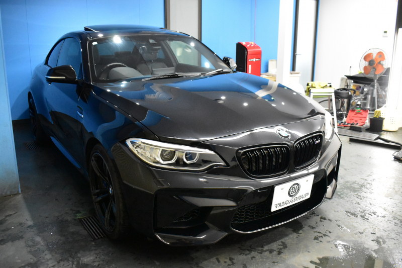 BMW Mシリーズ M2ｸｰﾍﾟMDCT ｻﾝﾙｰﾌ harman/kardon ﾋｰﾀｰ付黒革 Mperformanceｶｰﾎﾞﾝﾘｱﾃﾞｨﾌｭｰｻﾞｰ LEDﾘﾝｸﾞｷｾﾉﾝﾍｯﾄﾞﾗｲﾄ ﾀｯﾁﾊﾟｯﾄﾞHDDﾅﾋﾞ 19AW 車線逸脱&歩行者警告 衝突軽減ﾌﾞﾚｰｷ ｶｰﾎﾞﾝｲﾝﾃﾘｱ Bｶﾒﾗ iｽﾄｯﾌﾟ ｽﾏｰﾄｷｰ 2年保証