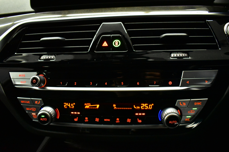 BMW 5シリーズ 530i ﾂｰﾘﾝｸﾞ Mｽﾎﾟｰﾂ LCI後期 ｾﾚｸﾄP  ﾊﾟﾉﾗﾏｻﾝﾙｰﾌ 全席ﾋ-ﾀ-付ﾌﾞﾗｯｸﾚｻﾞｰ  ﾊｰﾏﾝｶｰﾄﾞﾝ 新ﾃﾞｻﾞｲﾝLEDﾍｯﾄﾞﾗｲﾄ ACC HUD LCW 可変ｻｽﾍﾟﾝｼｮﾝ 19AW Mｽﾎﾟｰﾂﾌﾞﾚｰｷ ﾗｲﾌﾞｺｸﾋﾟｯﾄ ﾌﾙｾｸﾞ全周囲ｶﾒﾗ 電動Rｹﾞｰﾄ ｽﾏｰﾄｷｰ 2年保証