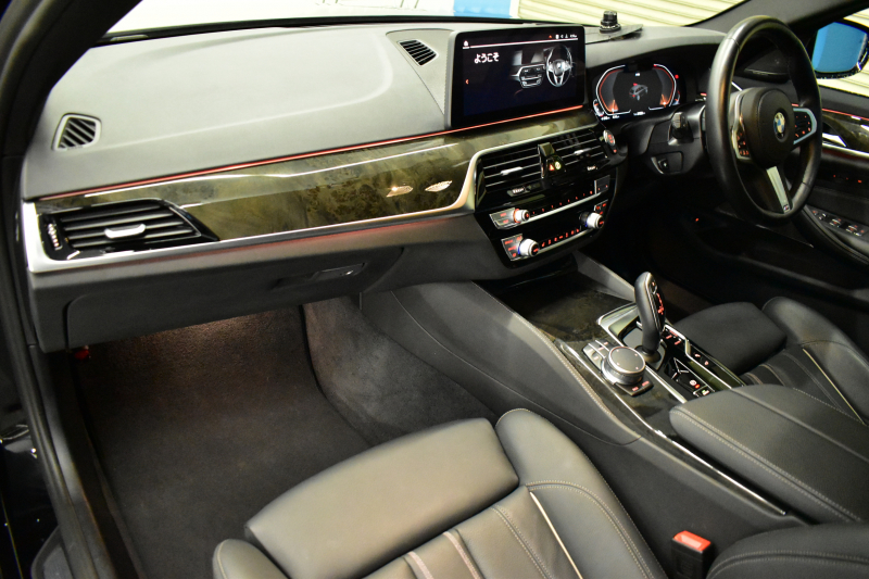 BMW 5シリーズ 530i ﾂｰﾘﾝｸﾞ Mｽﾎﾟｰﾂ LCI後期 ｾﾚｸﾄP  ﾊﾟﾉﾗﾏｻﾝﾙｰﾌ 全席ﾋ-ﾀ-付ﾌﾞﾗｯｸﾚｻﾞｰ  ﾊｰﾏﾝｶｰﾄﾞﾝ 新ﾃﾞｻﾞｲﾝLEDﾍｯﾄﾞﾗｲﾄ ACC HUD LCW 可変ｻｽﾍﾟﾝｼｮﾝ 19AW Mｽﾎﾟｰﾂﾌﾞﾚｰｷ ﾗｲﾌﾞｺｸﾋﾟｯﾄ ﾌﾙｾｸﾞ全周囲ｶﾒﾗ 電動Rｹﾞｰﾄ ｽﾏｰﾄｷｰ 2年保証
