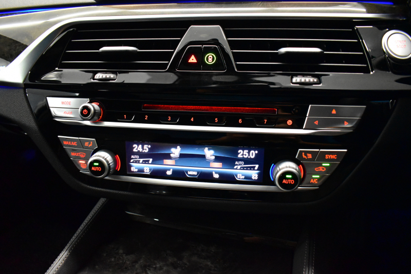 BMW 5シリーズ 530e Mｽﾎﾟｰﾂ iﾊﾟﾌｫｰﾏﾝｽ PHEV ｻﾝﾙｰﾌ ｲﾉﾍﾞｰｼｮﾝ&ﾊｲﾗｲﾝP 全面液晶ﾒｰﾀｰ 全席ﾋｰﾀｰ付黒革 ﾊｰﾏﾝｶｰﾄﾞﾝ 4ｿﾞｰﾝｴｱｺﾝ LEDﾍｯﾄﾞﾗｲﾄ ACC HUD LCW ﾀｯﾁﾊﾟﾈﾙﾅﾋﾞ全周囲ｶﾒﾗ ﾌﾙｾｸﾞﾜｲﾔﾚｽ充電 電動ﾄﾗﾝｸ Mｽﾎﾟｰﾂﾌﾞﾚｰｷ  2年保証