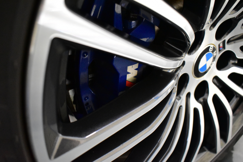 BMW 5シリーズ 530e Mｽﾎﾟｰﾂ iﾊﾟﾌｫｰﾏﾝｽ PHEV ｻﾝﾙｰﾌ ｲﾉﾍﾞｰｼｮﾝ&ﾊｲﾗｲﾝP 全面液晶ﾒｰﾀｰ 全席ﾋｰﾀｰ付黒革 ﾊｰﾏﾝｶｰﾄﾞﾝ 4ｿﾞｰﾝｴｱｺﾝ LEDﾍｯﾄﾞﾗｲﾄ ACC HUD LCW ﾀｯﾁﾊﾟﾈﾙﾅﾋﾞ全周囲ｶﾒﾗ ﾌﾙｾｸﾞﾜｲﾔﾚｽ充電 電動ﾄﾗﾝｸ Mｽﾎﾟｰﾂﾌﾞﾚｰｷ  2年保証