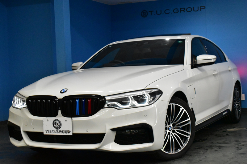 BMW 5シリーズ 530e Mｽﾎﾟｰﾂ iﾊﾟﾌｫｰﾏﾝｽ PHEV ｻﾝﾙｰﾌ ｲﾉﾍﾞｰｼｮﾝ&ﾊｲﾗｲﾝP 全面液晶ﾒｰﾀｰ 全席ﾋｰﾀｰ付黒革 ﾊｰﾏﾝｶｰﾄﾞﾝ 4ｿﾞｰﾝｴｱｺﾝ LEDﾍｯﾄﾞﾗｲﾄ ACC HUD LCW ﾀｯﾁﾊﾟﾈﾙﾅﾋﾞ全周囲ｶﾒﾗ ﾌﾙｾｸﾞﾜｲﾔﾚｽ充電 電動ﾄﾗﾝｸ Mｽﾎﾟｰﾂﾌﾞﾚｰｷ  2年保証
