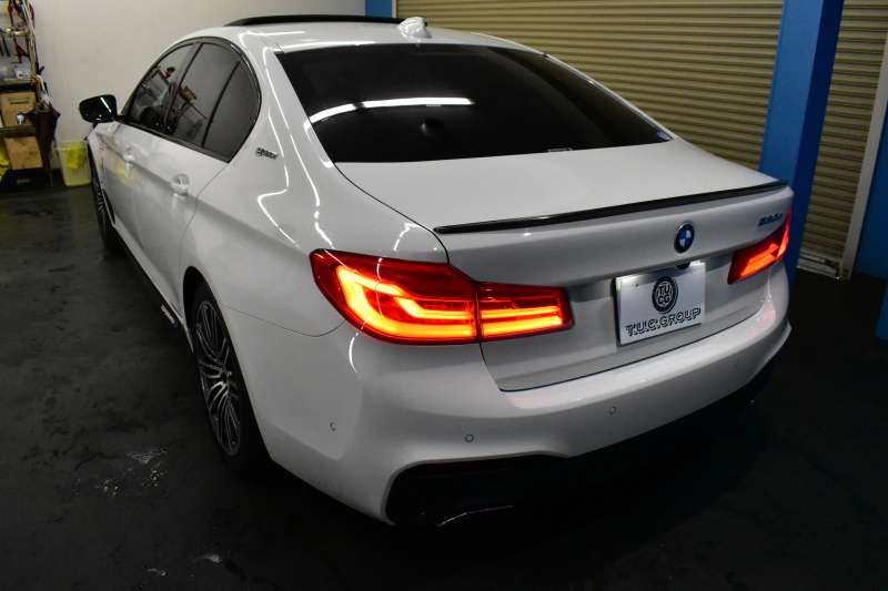 BMW 5シリーズ 530e Mｽﾎﾟｰﾂ iﾊﾟﾌｫｰﾏﾝｽ PHEV ｻﾝﾙｰﾌ ｲﾉﾍﾞｰｼｮﾝ&ﾊｲﾗｲﾝP 全面液晶ﾒｰﾀｰ 全席ﾋｰﾀｰ付黒革 ﾊｰﾏﾝｶｰﾄﾞﾝ 4ｿﾞｰﾝｴｱｺﾝ LEDﾍｯﾄﾞﾗｲﾄ ACC HUD LCW ﾀｯﾁﾊﾟﾈﾙﾅﾋﾞ全周囲ｶﾒﾗ ﾌﾙｾｸﾞﾜｲﾔﾚｽ充電 電動ﾄﾗﾝｸ Mｽﾎﾟｰﾂﾌﾞﾚｰｷ  2年保証