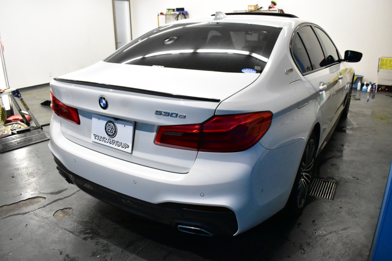 BMW 5シリーズ 530e Mｽﾎﾟｰﾂ iﾊﾟﾌｫｰﾏﾝｽ PHEV ｻﾝﾙｰﾌ ｲﾉﾍﾞｰｼｮﾝ&ﾊｲﾗｲﾝP 全面液晶ﾒｰﾀｰ 全席ﾋｰﾀｰ付黒革 ﾊｰﾏﾝｶｰﾄﾞﾝ 4ｿﾞｰﾝｴｱｺﾝ LEDﾍｯﾄﾞﾗｲﾄ ACC HUD LCW ﾀｯﾁﾊﾟﾈﾙﾅﾋﾞ全周囲ｶﾒﾗ ﾌﾙｾｸﾞﾜｲﾔﾚｽ充電 電動ﾄﾗﾝｸ Mｽﾎﾟｰﾂﾌﾞﾚｰｷ  2年保証