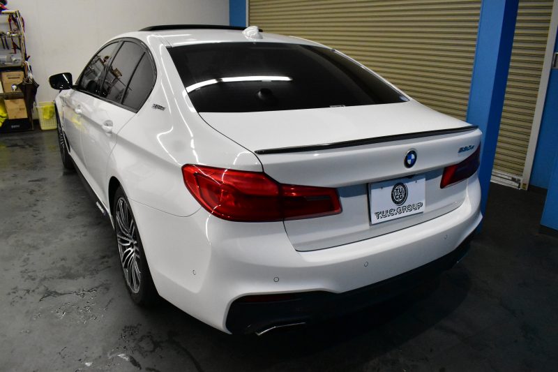 BMW 5シリーズ 530e Mｽﾎﾟｰﾂ iﾊﾟﾌｫｰﾏﾝｽ PHEV ｻﾝﾙｰﾌ ｲﾉﾍﾞｰｼｮﾝ&ﾊｲﾗｲﾝP 全面液晶ﾒｰﾀｰ 全席ﾋｰﾀｰ付黒革 ﾊｰﾏﾝｶｰﾄﾞﾝ 4ｿﾞｰﾝｴｱｺﾝ LEDﾍｯﾄﾞﾗｲﾄ ACC HUD LCW ﾀｯﾁﾊﾟﾈﾙﾅﾋﾞ全周囲ｶﾒﾗ ﾌﾙｾｸﾞﾜｲﾔﾚｽ充電 電動ﾄﾗﾝｸ Mｽﾎﾟｰﾂﾌﾞﾚｰｷ  2年保証