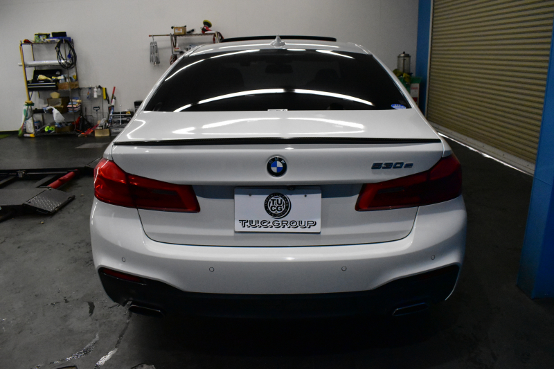 BMW 5シリーズ 530e Mｽﾎﾟｰﾂ iﾊﾟﾌｫｰﾏﾝｽ PHEV ｻﾝﾙｰﾌ ｲﾉﾍﾞｰｼｮﾝ&ﾊｲﾗｲﾝP 全面液晶ﾒｰﾀｰ 全席ﾋｰﾀｰ付黒革 ﾊｰﾏﾝｶｰﾄﾞﾝ 4ｿﾞｰﾝｴｱｺﾝ LEDﾍｯﾄﾞﾗｲﾄ ACC HUD LCW ﾀｯﾁﾊﾟﾈﾙﾅﾋﾞ全周囲ｶﾒﾗ ﾌﾙｾｸﾞﾜｲﾔﾚｽ充電 電動ﾄﾗﾝｸ Mｽﾎﾟｰﾂﾌﾞﾚｰｷ  2年保証