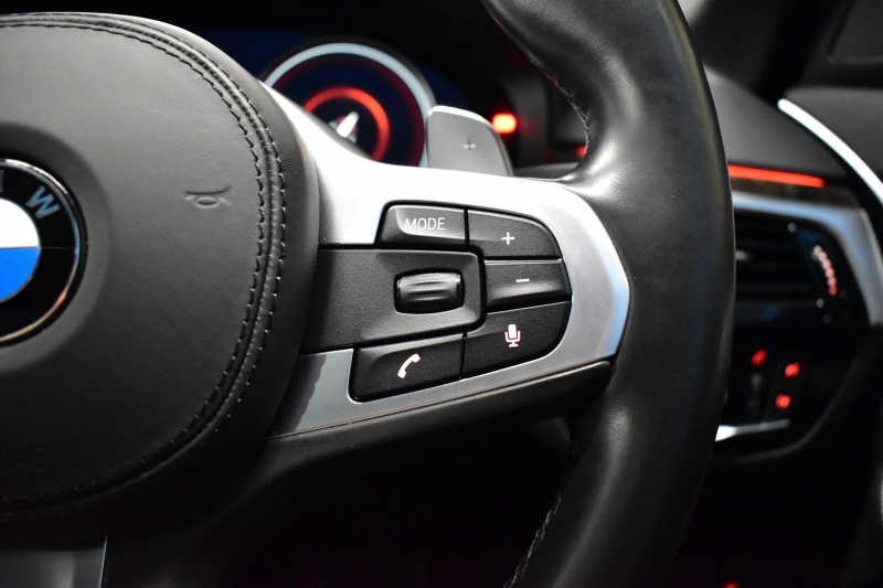 BMW 5シリーズ 530e Mｽﾎﾟｰﾂ iﾊﾟﾌｫｰﾏﾝｽ PHEV ｻﾝﾙｰﾌ 1ｵｰﾅｰ ﾊｲﾗｲﾝP 全席ﾋｰﾀｰ付黒革 LEDﾍｯﾄﾞﾗｲﾄ 液晶ﾒｰﾀｰ ACC LCW ﾀｯﾁﾊﾟﾈﾙﾅﾋﾞ全周囲ｶﾒﾗ ﾌﾙｾｸﾞﾊﾟｰｷﾝｸﾞｱｼｽﾄ 電動ﾄﾗﾝｸ Mｽﾎﾟｰﾂﾌﾞﾚｰｷ  2年保証