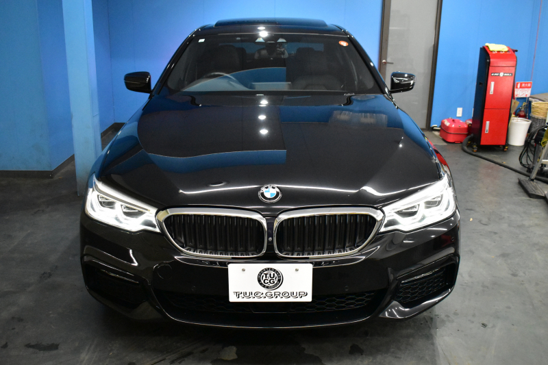 BMW 5シリーズ 530e Mｽﾎﾟｰﾂ iﾊﾟﾌｫｰﾏﾝｽ PHEV ｻﾝﾙｰﾌ 1ｵｰﾅｰ ﾊｲﾗｲﾝP 全席ﾋｰﾀｰ付黒革 LEDﾍｯﾄﾞﾗｲﾄ 液晶ﾒｰﾀｰ ACC LCW ﾀｯﾁﾊﾟﾈﾙﾅﾋﾞ全周囲ｶﾒﾗ ﾌﾙｾｸﾞﾊﾟｰｷﾝｸﾞｱｼｽﾄ 電動ﾄﾗﾝｸ Mｽﾎﾟｰﾂﾌﾞﾚｰｷ  2年保証