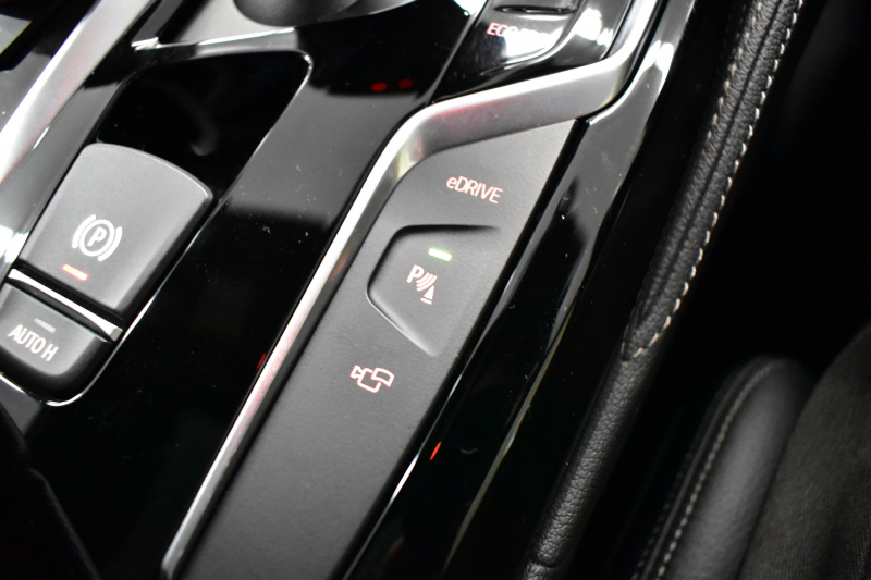 BMW 5シリーズ 530e Mｽﾎﾟｰﾂ iﾊﾟﾌｫｰﾏﾝｽ PHEV ｻﾝﾙｰﾌ 1ｵｰﾅｰ ﾊｲﾗｲﾝP 全席ﾋｰﾀｰ付黒革 LEDﾍｯﾄﾞﾗｲﾄ 液晶ﾒｰﾀｰ ACC LCW ﾀｯﾁﾊﾟﾈﾙﾅﾋﾞ全周囲ｶﾒﾗ ﾌﾙｾｸﾞﾊﾟｰｷﾝｸﾞｱｼｽﾄ 電動ﾄﾗﾝｸ Mｽﾎﾟｰﾂﾌﾞﾚｰｷ  2年保証