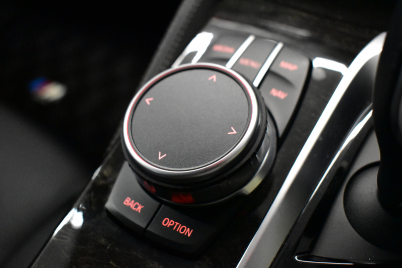 BMW 5シリーズ 530e Mｽﾎﾟｰﾂ iﾊﾟﾌｫｰﾏﾝｽ PHEV ｻﾝﾙｰﾌ 1ｵｰﾅｰ ﾊｲﾗｲﾝP 全席ﾋｰﾀｰ付黒革 LEDﾍｯﾄﾞﾗｲﾄ 液晶ﾒｰﾀｰ ACC LCW ﾀｯﾁﾊﾟﾈﾙﾅﾋﾞ全周囲ｶﾒﾗ ﾌﾙｾｸﾞﾊﾟｰｷﾝｸﾞｱｼｽﾄ 電動ﾄﾗﾝｸ Mｽﾎﾟｰﾂﾌﾞﾚｰｷ  2年保証