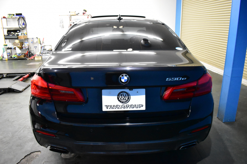 BMW 5シリーズ 530e Mｽﾎﾟｰﾂ iﾊﾟﾌｫｰﾏﾝｽ PHEV ｻﾝﾙｰﾌ 1ｵｰﾅｰ ﾊｲﾗｲﾝP 全席ﾋｰﾀｰ付黒革 LEDﾍｯﾄﾞﾗｲﾄ 液晶ﾒｰﾀｰ ACC LCW ﾀｯﾁﾊﾟﾈﾙﾅﾋﾞ全周囲ｶﾒﾗ ﾌﾙｾｸﾞﾊﾟｰｷﾝｸﾞｱｼｽﾄ 電動ﾄﾗﾝｸ Mｽﾎﾟｰﾂﾌﾞﾚｰｷ  2年保証