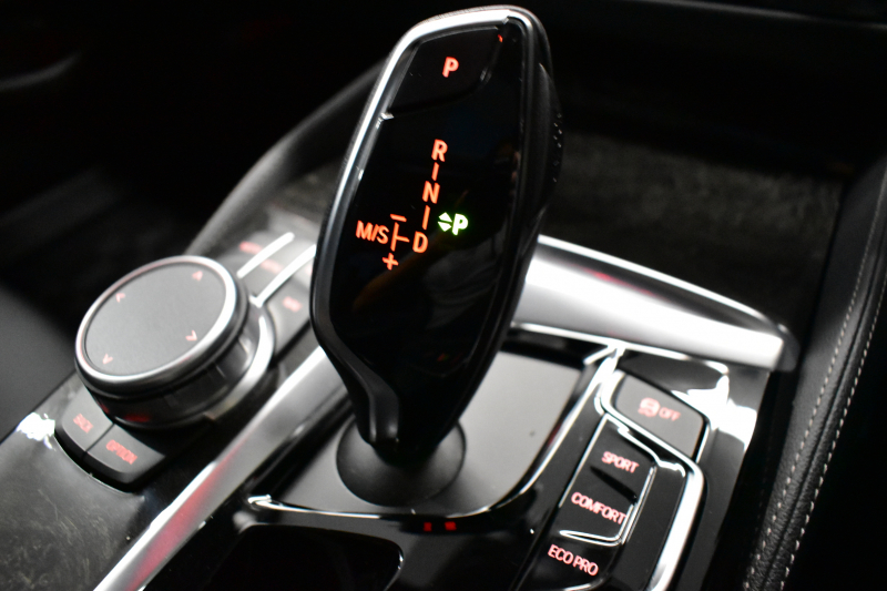 BMW 5シリーズ 530e Mｽﾎﾟｰﾂ iﾊﾟﾌｫｰﾏﾝｽ PHEV ｻﾝﾙｰﾌ 1ｵｰﾅｰ ﾊｲﾗｲﾝP 全席ﾋｰﾀｰ付黒革 LEDﾍｯﾄﾞﾗｲﾄ 液晶ﾒｰﾀｰ ACC LCW ﾀｯﾁﾊﾟﾈﾙﾅﾋﾞ全周囲ｶﾒﾗ ﾌﾙｾｸﾞﾊﾟｰｷﾝｸﾞｱｼｽﾄ 電動ﾄﾗﾝｸ Mｽﾎﾟｰﾂﾌﾞﾚｰｷ  2年保証