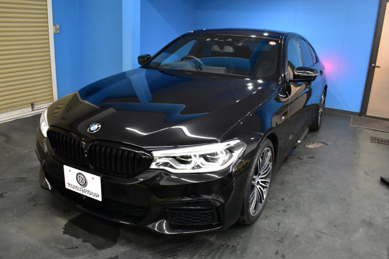 BMW 5シリーズ 530i Mｽﾎﾟｰﾂ 型式変更後ﾓﾃﾞﾙ「JR20」 高出力ﾓﾃﾞﾙ ﾊｲﾗｲﾝP 全席ﾋｰﾀｰ付黒革 HUD LEDﾍｯﾄﾞﾗｲﾄ 追従ACC Mｽﾎﾟｰﾂﾌﾞﾚｰｷ 19AW 全面液晶ﾒｰﾀｰ 車線変更警告 ﾀｯﾁﾊﾟﾈﾙ対応iﾄﾞﾗｲﾌﾞHDDﾅﾋﾞ全周囲ｶﾒﾗ 3Dﾋﾞｭｰ ﾌﾙｾｸﾞ Pｱｼｽﾄﾌﾟﾗｽ 電動ﾄﾗﾝｸ 2年保証