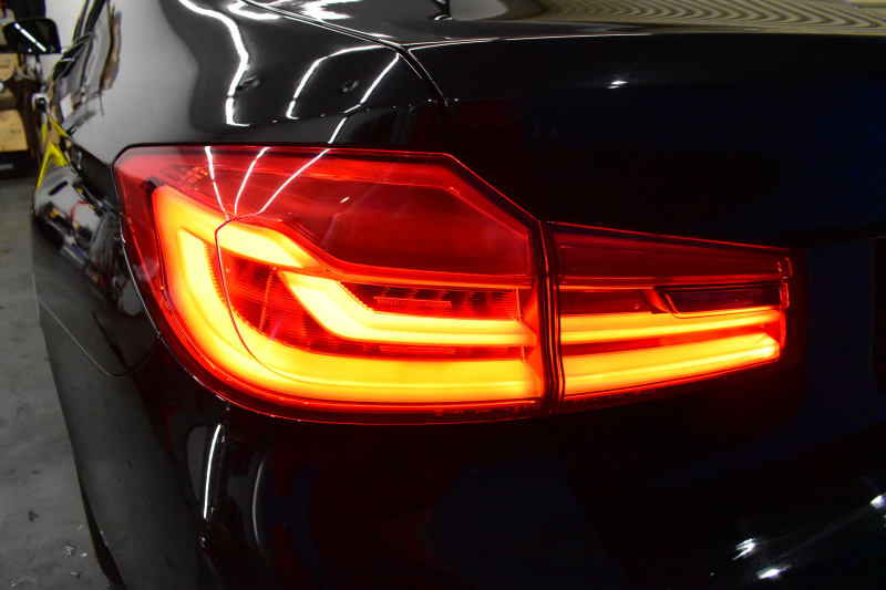 BMW 5シリーズ 530i Mｽﾎﾟｰﾂ 型式変更後ﾓﾃﾞﾙ「JR20」 高出力ﾓﾃﾞﾙ ﾊｲﾗｲﾝP 全席ﾋｰﾀｰ付黒革 HUD LEDﾍｯﾄﾞﾗｲﾄ 追従ACC Mｽﾎﾟｰﾂﾌﾞﾚｰｷ 19AW 全面液晶ﾒｰﾀｰ 車線変更警告 ﾀｯﾁﾊﾟﾈﾙ対応iﾄﾞﾗｲﾌﾞHDDﾅﾋﾞ全周囲ｶﾒﾗ 3Dﾋﾞｭｰ ﾌﾙｾｸﾞ Pｱｼｽﾄﾌﾟﾗｽ 電動ﾄﾗﾝｸ 2年保証