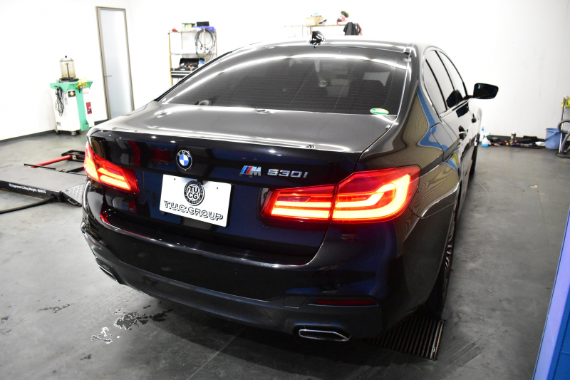 BMW 5シリーズ 530i Mｽﾎﾟｰﾂ 型式変更後ﾓﾃﾞﾙ「JR20」 高出力ﾓﾃﾞﾙ ﾊｲﾗｲﾝP 全席ﾋｰﾀｰ付黒革 HUD LEDﾍｯﾄﾞﾗｲﾄ 追従ACC Mｽﾎﾟｰﾂﾌﾞﾚｰｷ 19AW 全面液晶ﾒｰﾀｰ 車線変更警告 ﾀｯﾁﾊﾟﾈﾙ対応iﾄﾞﾗｲﾌﾞHDDﾅﾋﾞ全周囲ｶﾒﾗ 3Dﾋﾞｭｰ ﾌﾙｾｸﾞ Pｱｼｽﾄﾌﾟﾗｽ 電動ﾄﾗﾝｸ 2年保証